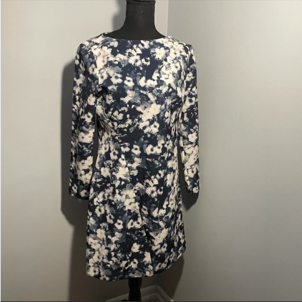 Zara blue & white floral print dress With
side zip